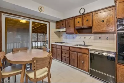 10 Falcon Rd, Mount Olive, NJ 07836 - Photo 9