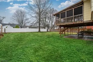 10 Falcon Rd, Mount Olive, NJ 07836 - Photo 25