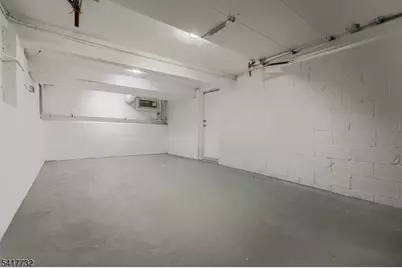 15-17 Crown St, Newark, NJ 07106 - Photo 17