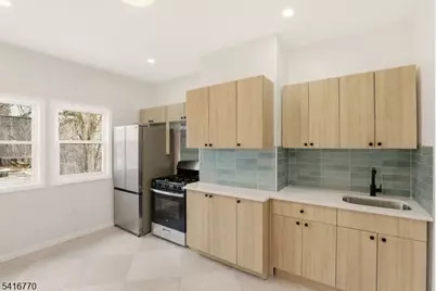 166 Maple Ave, Irvington, NJ 07111 - Photo 9