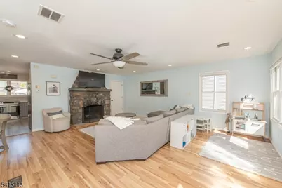 15 Orange Trl, Denville, NJ 07834 - Photo 5