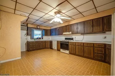 390 Lafayette St, Newark, NJ 07105 - Photo 9