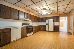 390 Lafayette St, Newark, NJ 07105 - Photo 11