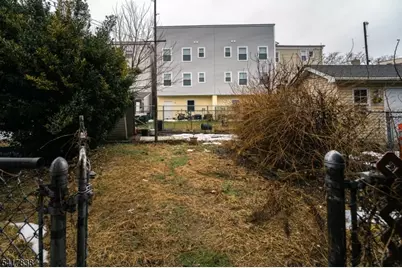 390 Lafayette St, Newark, NJ 07105 - Photo 39