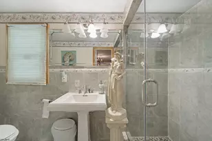 8 Monaghan Rd, Edison, NJ 08817 - Photo 9