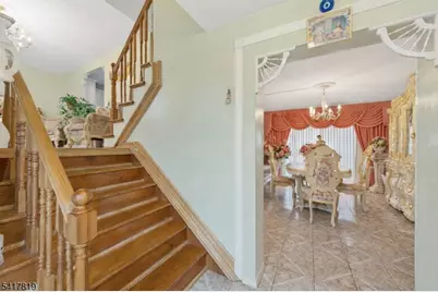 8 Monaghan Rd, Edison, NJ 08817 - Photo 5