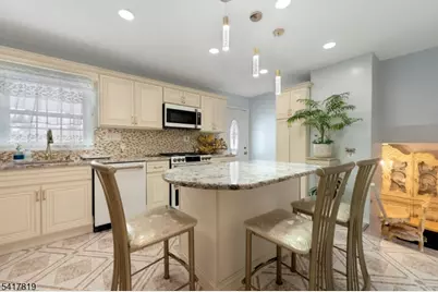 8 Monaghan Rd, Edison, NJ 08817 - Photo 15