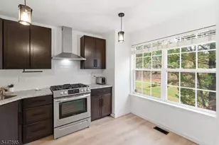 17 Edith Dr, Franklin Township, NJ 08873 - Photo 9