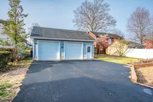 400 Olive St, Branchburg Township, NJ 08853 - Photo 35