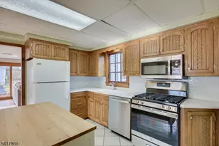 400 Olive St, Branchburg Township, NJ 08853 - Photo 13