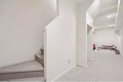 91 Roseland Ave, Caldwell Boro Twp., NJ 07006 - Photo 31