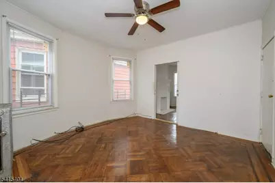 1053 Hunterdon St, Newark, NJ 07112 - Photo 17