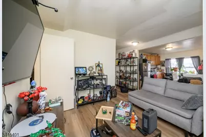 1053 Hunterdon St, Newark, NJ 07112 - Photo 39