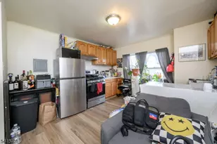 1053 Hunterdon St, Newark, NJ 07112 - Photo 33