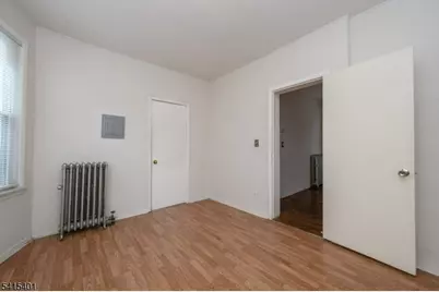 1053 Hunterdon St, Newark, NJ 07112 - Photo 23