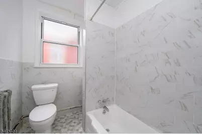 1053 Hunterdon St, Newark, NJ 07112 - Photo 25