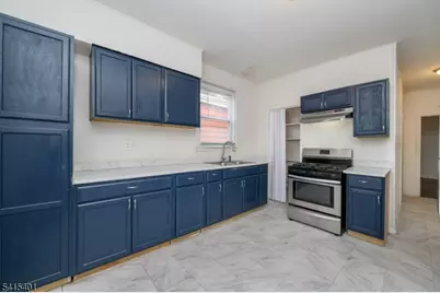 1053 Hunterdon St, Newark, NJ 07112 - Photo 31