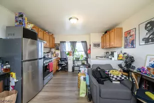 1053 Hunterdon St, Newark, NJ 07112 - Photo 35