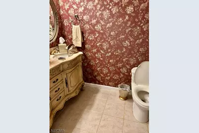 50 Castle Ridge Dr, East Hanover Township, NJ 07936 - Photo 7