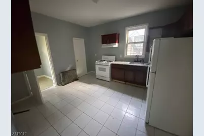 818 S 18th St #2, Newark, NJ 07108 - Photo 5