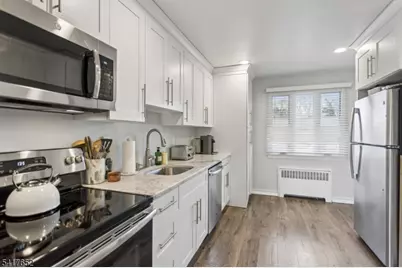 97B Troy Dr #B, Springfield, NJ 07081 - Photo 7