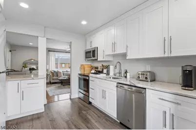 97B Troy Dr #B, Springfield, NJ 07081 - Photo 3