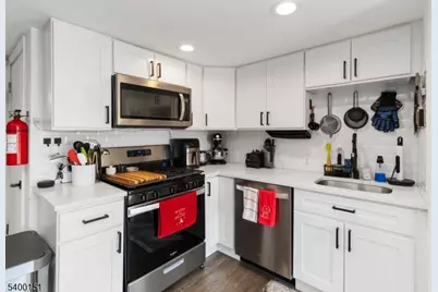 34 Ashwood Ave #2, Summit, NJ 07901 - Photo 9