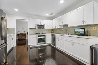 17 Cooper Ln, Long Hill Township, NJ 07946 - Photo 13