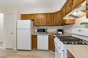 23 Manchester Rd, Raritan Township, NJ 08822 - Photo 3