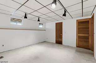 23 Manchester Rd, Raritan Township, NJ 08822 - Photo 15