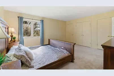 23 Manchester Rd, Raritan Township, NJ 08822 - Photo 9