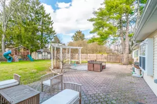 8 Dahlia Rd, Franklin Township, NJ 08873 - Photo 35