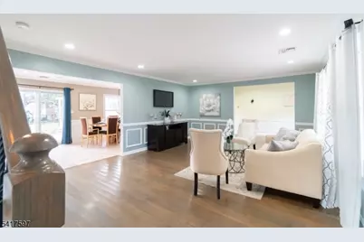 8 Dahlia Rd, Franklin Township, NJ 08873 - Photo 5