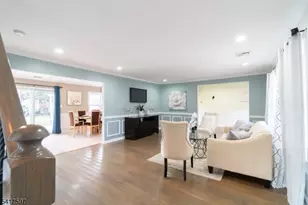 8 Dahlia Rd, Franklin Township, NJ 08873 - Photo 5