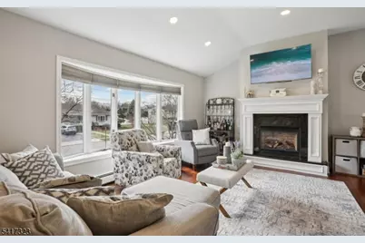 116 Carol Pl, Wayne, NJ 07470 - Photo 3