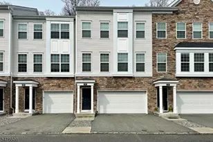 308 Parkview Ln, Rockaway Township, NJ 07866 - Photo 3