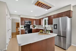 77 Meadow Run Dr, Montgomery Township, NJ 08558 - Photo 9