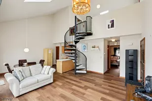 8 Baily Bunion Ct, Vernon, NJ 07462 - Photo 3