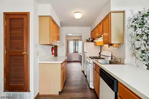 8 Baily Bunion Ct, Vernon, NJ 07462 - Photo 9