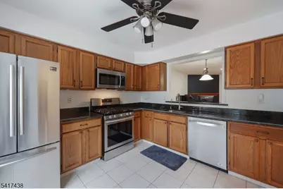 405 Cheshire Ct, Franklin Township, NJ 08873 - Photo 7