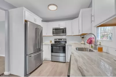 4 Toledo Ct, Hopatcong, NJ 07843 - Photo 9