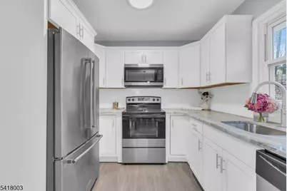 4 Toledo Ct, Hopatcong, NJ 07843 - Photo 7