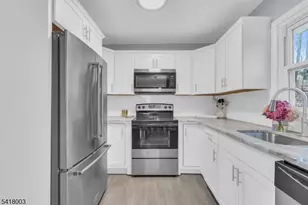 4 Toledo Ct, Hopatcong, NJ 07843 - Photo 7