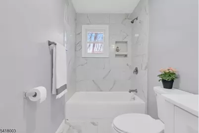 4 Toledo Ct, Hopatcong, NJ 07843 - Photo 13