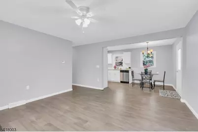 4 Toledo Ct, Hopatcong, NJ 07843 - Photo 5