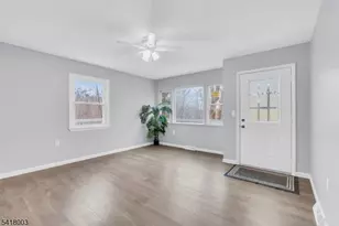 4 Toledo Ct, Hopatcong, NJ 07843 - Photo 3