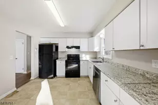 6 Tomahawk Trail, Jefferson Township, NJ 07849 - Photo 9