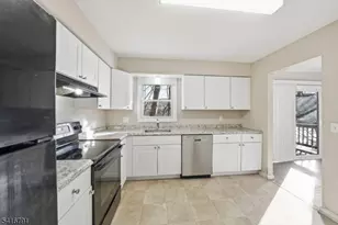 6 Tomahawk Trail, Jefferson Township, NJ 07849 - Photo 11