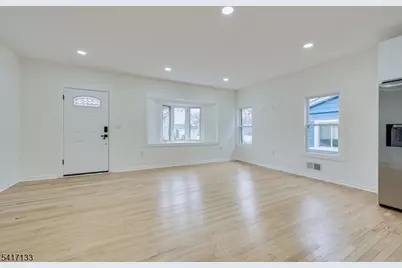 418 E 5th Ave, Roselle, NJ 07203 - Photo 7