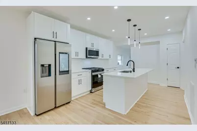 418 E 5th Ave, Roselle, NJ 07203 - Photo 9